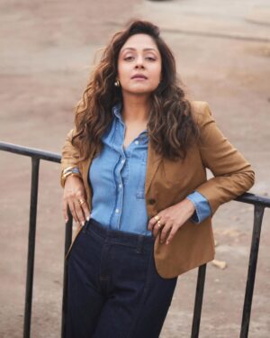 Jyothika Instagram - 🤎💙🖤

Styling @radhikamehra 
Make up @devika.kharwa
Hair @prachina_hair
Photographer @nupuragarwal__
Styling assistant @keyurisangoi
Earrings @studioviange
Rings @studioviange @blissbyhnk @bblingg_meghana
@ascend.rohank
Bracelets @simranchhabrajewels @ascend.rohank