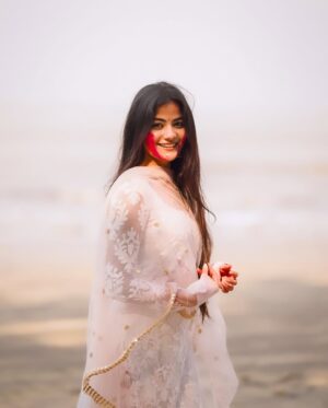 Kajal Sharma Instagram - Happy Holi 🤗❤️✨🌈
. 
📸 - @kurta_and_camera
.
.
.
.
.
#happyholi #holi2025 #explore #fyp