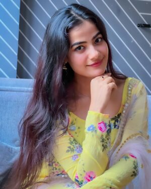 Kajal Sharma Instagram - 💛🦋🌸