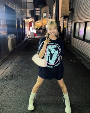 Kalen Anzai Instagram - .
金髪にした‼️安心する‼️☺️

楽しい夜だった、最近あったかくていいね
気が付いたらラーメンたぺてたァ🍜ｳﾏ

3日前にコケて膝がｵﾜｯﾃﾙ

#standoil #스탠드오일