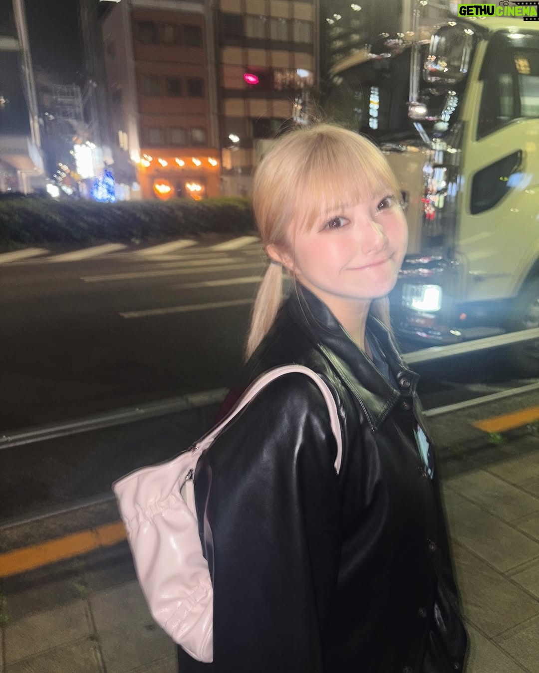 Kalen Anzai - 4.2K Likes - .
金髪にした‼️安心する‼️☺️
楽しい夜だった、最近あったかくていいね
気が付いたらラーメンたぺてたァ🍜ウマ
3日前にコケて膝がオワッテル
#standoil #스탠드오일