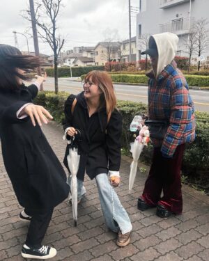 Kalen Anzai Instagram - .
すーぐふざける👭🤝🏻🌟
みんななんかしら着いてる🐰
元気いっぱいのありさちゃんと
ニタニタしてる美羽ちゃん
今日もありがとう🤝👼

#ありさちゃんがめちゃ寛いでる写真撮られ
#LINEグループに貼られる
#全員のカメラロールに無事保存
#美羽ちゃんはそれを見て
#脳内全ての悪知恵使ったような顔でニヤついた
#良いコンビです
