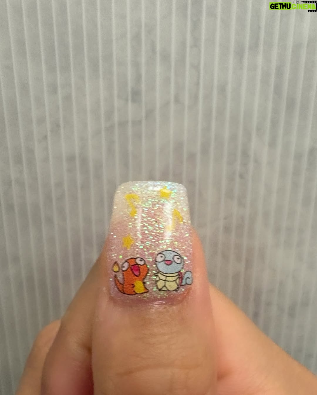 Kalen Anzai - 3.3K Likes - .
ここ最近のネイルで1番気に入ってるから載せちゃう
シール帳みたいでかあいい😵💫😵💫😵💫😵💫🩷
全部好きだけど、親指のコイツらオキニ。
春に浮かれてるみたいで。🌸笑