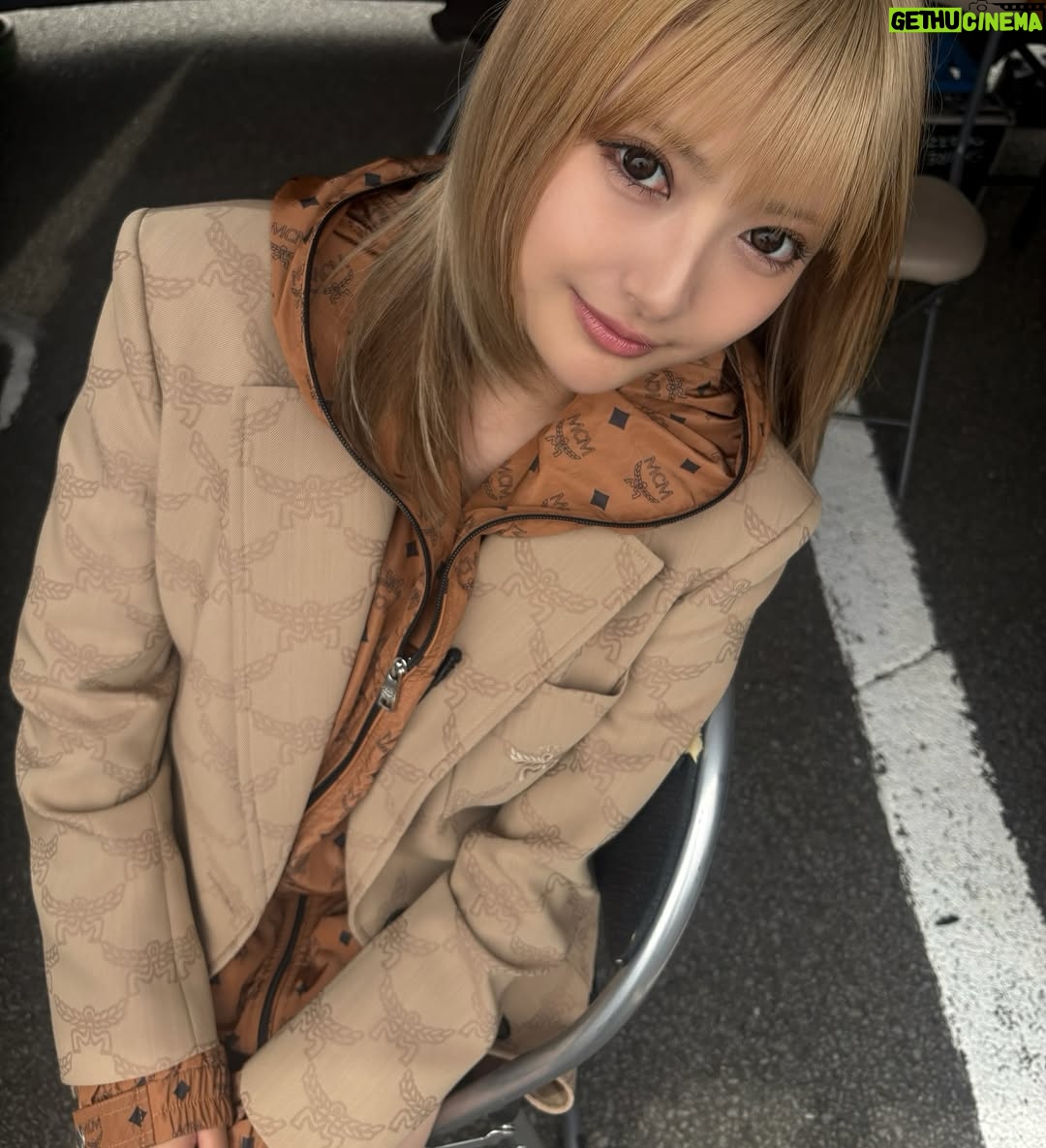 Kalen Anzai - 6.9K Likes - .
この度、映画「ALIVEHOON アライブフーン」新作の
主演を務めさせて頂くことになりました!
絶賛、演技やドリフトの練習中ですが
監督をはじめ、ご協力くださっているレーサーさんや
スタッフの方々全員が、深い情熱でのめり込む、
心のこもった作品に参加できる幸せを噛み締めている最中です。🙂
キャストの皆さんとも気持ちを一つに
この作品が素晴らしいものになるよう努めますので、
ぜひ、応援して頂けると嬉しいです!!🔥
#ALIVEHOON #アライブフーン