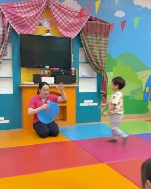 Kaneungnij Jaksamittanon Instagram - อันไหนชอบก็ดูจะตั้งใจเป็นพิเศษเลยครับ 
@babiesgenius_centraleastville