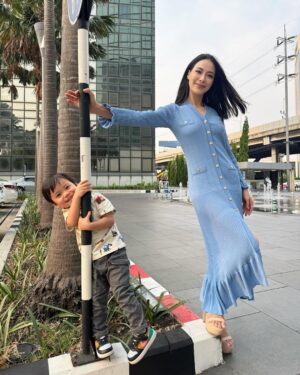 Kaneungnij Jaksamittanon Instagram - มีเด็กมาด้วยค๊าาา 
@seoulrich19_official