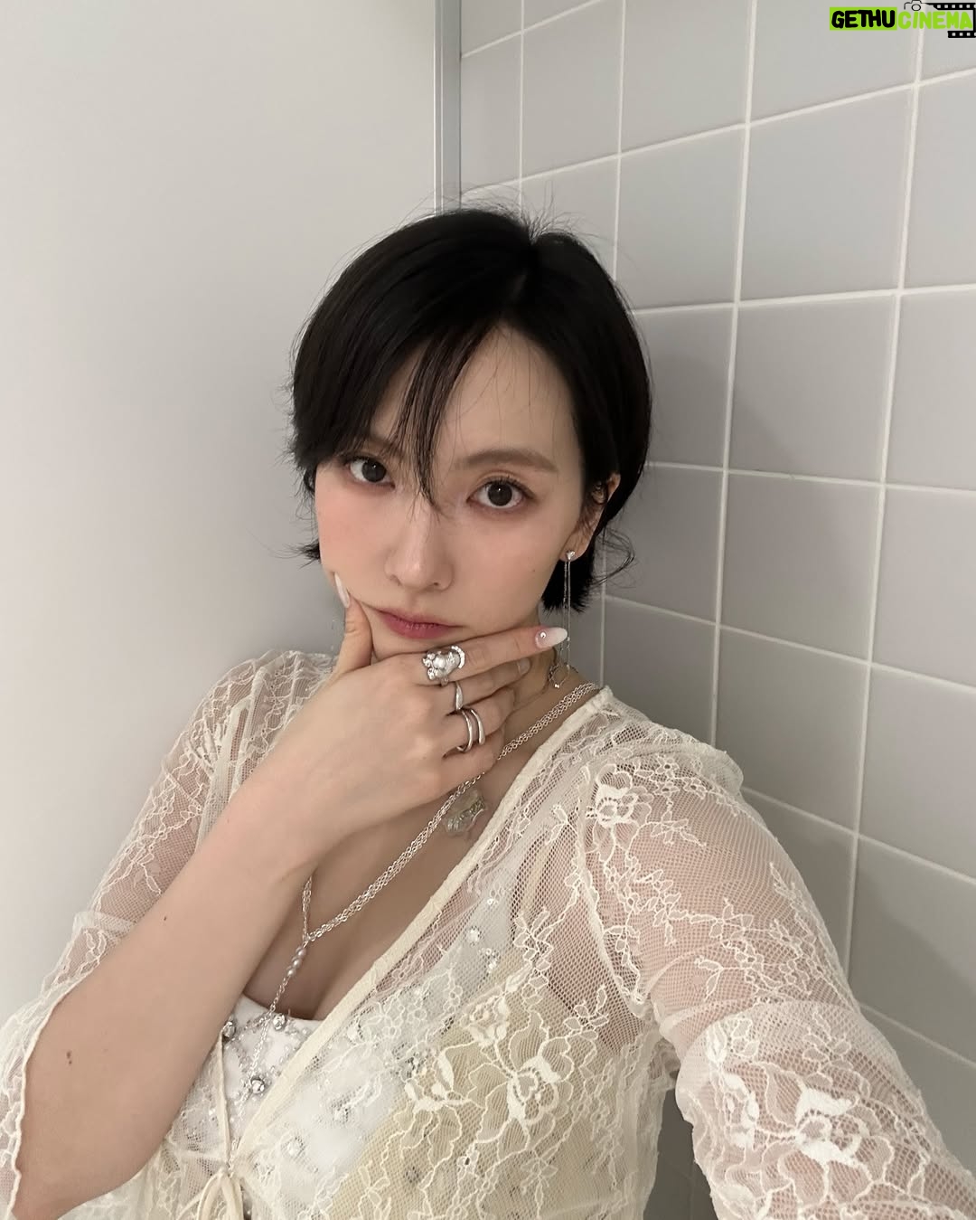 Kang Ji-young - 32.4K Likes - 🧡🩷❤️💛🩵💜