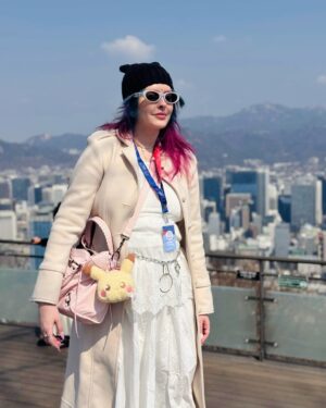 Karen Bachini Instagram - Mais um dia de passeio na Coreia 💙 Hoje eternizei meu amor com @karenbachinibeauty na Seoul Tower 😍 Estão gostando das fotos da viagem?