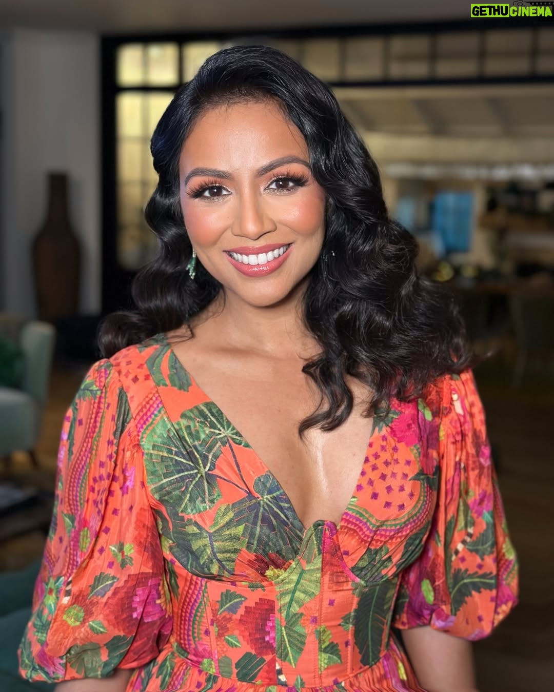 Karen David - 5.2K Likes - SPRING 🧡🩷💛💚 @karendavidofficial for @isabelsgardenmovie Premiere
Makeup #MADRIDGLOW
Hair @stevenmasonlife