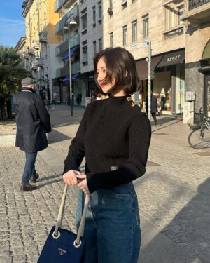 Karina Instagram - 🪽
@prada #PradaFW25 #MiucciaPrada #RafSimons