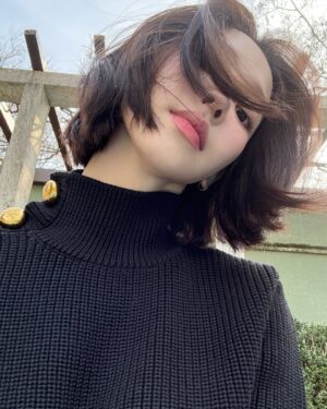 Karina Instagram - 🪽
@prada #PradaFW25 #MiucciaPrada #RafSimons