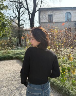Karina Instagram - 🪽
@prada #PradaFW25 #MiucciaPrada #RafSimons