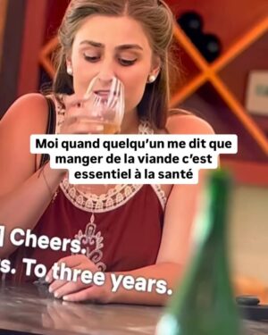 Karine St-Michel Instagram - Abbey, I feel you girl 💛🦁 
p.s. matcha > café 🚫

#loveonthespectrum