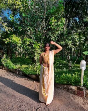 Karthika Muralidharan Instagram - Happy Vishuuuu 🌸🌼🪷🌻
