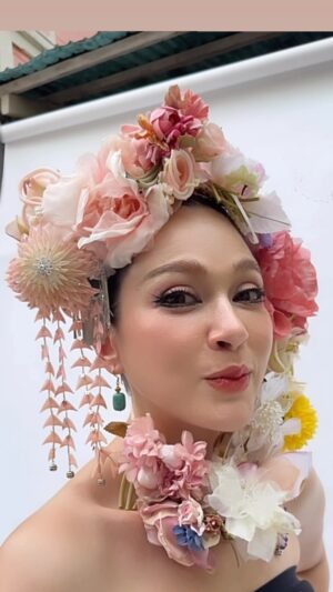 Kathaleeya McIntosh Instagram - ได้กลับมามีโอกาสและสัมผัสบรรยากาศถ่ายแบบอีกครั้ง สนุกจังเลยค่ะ ขอบคุณพี่อั๋นที่ชวนนะคะ ขอบคุณพี่ณัฐ พี่ก้อย พี่อิศร์ น้องกู๊ดและทีมผู้ช่วยมืออาชีพของพี่ณัฐด้วยค่ะ สนุกและสุขสุดขีดเลย 🥰🥰🥰