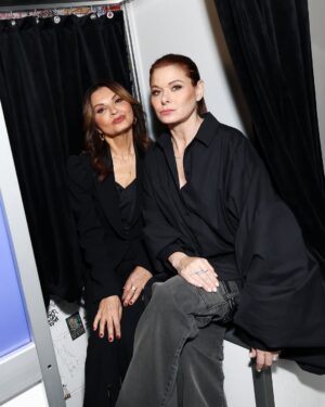 Kathrine Narducci Instagram - BOSS BABES

2 wives, 2 men, 1 actor. #TheDeNiroEffect
Playtime at @siriusxm! @kathrinenarducci and me in #TheAltoKnights 

What happens behind the curtain stays behind the curtain. #loyaltytiltheend