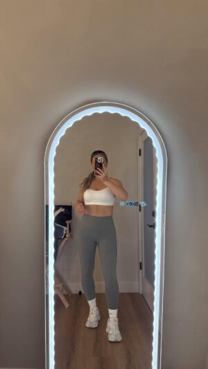 Katrina Scott Instagram - Come with me to film at Studio KSL 🤍📹 Let me know your workout requests for spring/summer! 
 
I always wear @Curiebod for my workouts. I’m obsessed with finding clean beauty and self care products. I found Curie while I was pregnant and looking for aluminum free deodorant. They’re female founded and are now at @target!

Thanks for joining me in @studio.KSL… I’ll see you in the next live class, this Saturday at 9:30a PT for Poolside Sculpt 💧

#thankyoucurie #curiepartner