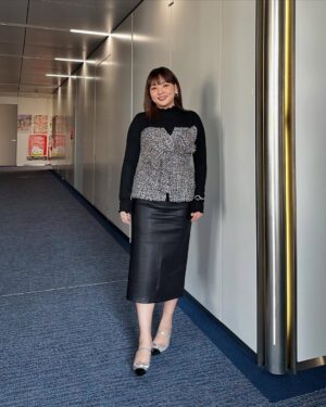 Kayo Noro Instagram - ①knit @sono_official
skirt @arpege_story
mule @prettyballerinasjp @prettyballerinas
jewelry @unoaerre_japan 
・
② knit @opaque.clip
skirt @nave_jp
pumps @tsurubymarikooikawa
jewelry @artidaoud_nail 
・
③knit @indivi__official
skirt @dressterior_official
pumps @kanematsu_official
jewelry @zuttoholic 
・
④camisole @cadune_official
knit @nomine_jp
pants @lounie_jp
pumps @tsurubymarikooikawa
jewelry @unoaerre_japan 
・
⑤coat @sono_official
pants @garageofgoodclothing_official
sneaker @ugg
pierce @unoaerre_japan
bangle,ring @zuttoholic 
・
⑥ jacket ,pants @abahousemavie
shoes @zara
jewelry @unoaerre_japan 
・
⑦遠めの写真でごめんなさい🙇🏻‍♀️
coat @arpege_story
knit @opaque.clip
skirt @dressterior_official
sneaker @pumajapan
jewelry @unoaerre_japan 
・
⑧coat @abahousemavie
knit @dessin_official_jp
t-shirt @g_rock_s
pants @lounie_jp
shoes @sy_unitedarrows
pierce,necklace @unoaerre_japan
blacelet @in_m_o_o_d 
・
⑨coat @elura_official
knit @stola.jp
skirt @arpege_story
shoes @sy_unitedarrows
pierce,blacelet @unoaerre_japan
ring @artidaoud 
・
⑩cardigan @cadune_official
all in one @norc.jp
pumps @gianvitorossi
jewelry @unoaerre_japan 
・
⑪knit @qualite_official
skirt @garageofgoodclothing_official
sandal @dianashoespress
pierce,ring @zuttoholic
blacelet @in_m_o_o_d 
・
⑫ bustier @jusglitty_official
knit,skirt @abahousemavie
pumps @charleskeithofficial
pierce @zuttoholic
blacelet,ring @unoaerre_japan 
・
⑬one piece @cocodeal_official
sandal @charleskeithofficial
jewelry @zuttoholic 
・
⑭anorak @babylone.official
cut&sewn @micaanddeal_official
pants @thehandsome.official
sneaker @autryactionshoes
pierce,blacelet,ring @unoaerre_japan
ring @zuttoholic 
・
⑮knit @opaque.clip
skirt @cadune_official
pumps @charleskeithofficial
pierce @michi_willway
blacelet @salone30_design
bangle @monice_official
rings @zuttoholic 
・
⑯cardigan @opaque.clip
blouse @doclasse_style
pants @babylone.official
pumps @kanematsu_official
jewelry @zuttoholic 

⑰one piece @cadune_official
pumps @hm
pierce,necklace,ring @unoaerre_japan
blacelet @hh___jewelry 

⑱all in one @babylone.official
vest @citen_official
sandal @charleskeithofficial
ear cuffs  @it._atelier
necklace,blacelet,ring @unoaerre_japan