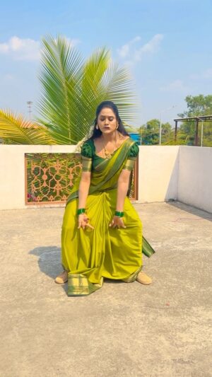 Keerthi Bhat Instagram - 💚 

 This beautiful saree by : @nihira_designerstudio 

Video by : @rakesh99_king 

#surya #love #keerthibhat #radha #fun #dance