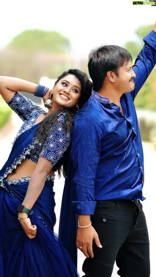 Keerthi Bhat - 54.9K Likes - Not perfect but its ok we tried šš
Video by : @hyderabadweddingstories
Video edited by : @strikersinsta
Beautiful couple outfit by : @kowshiki_couture
#mallemala #etvtelugu #court #trndingsongš¤šÆš„ā£ļø #dancevideos #keerthibhat #keerthibiggboss6 #keerthibhat #keeka #couplesgoals