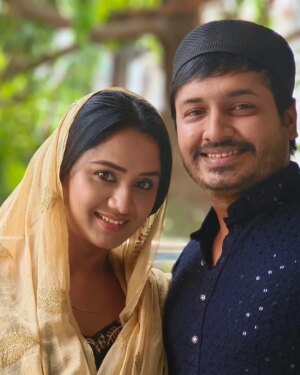 Keerthi Bhat Instagram - Happy Ramadan to all 💞

#eidmubarak❤️ #ramdan #loveeachother❤️ #couplesgoals