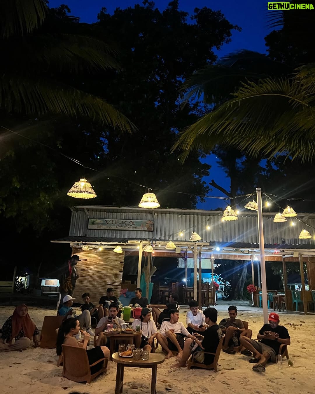 Keisya Levronka - 198.8K Likes - pulau kei dengan āpasir terhalus di duniaā nyaaaa