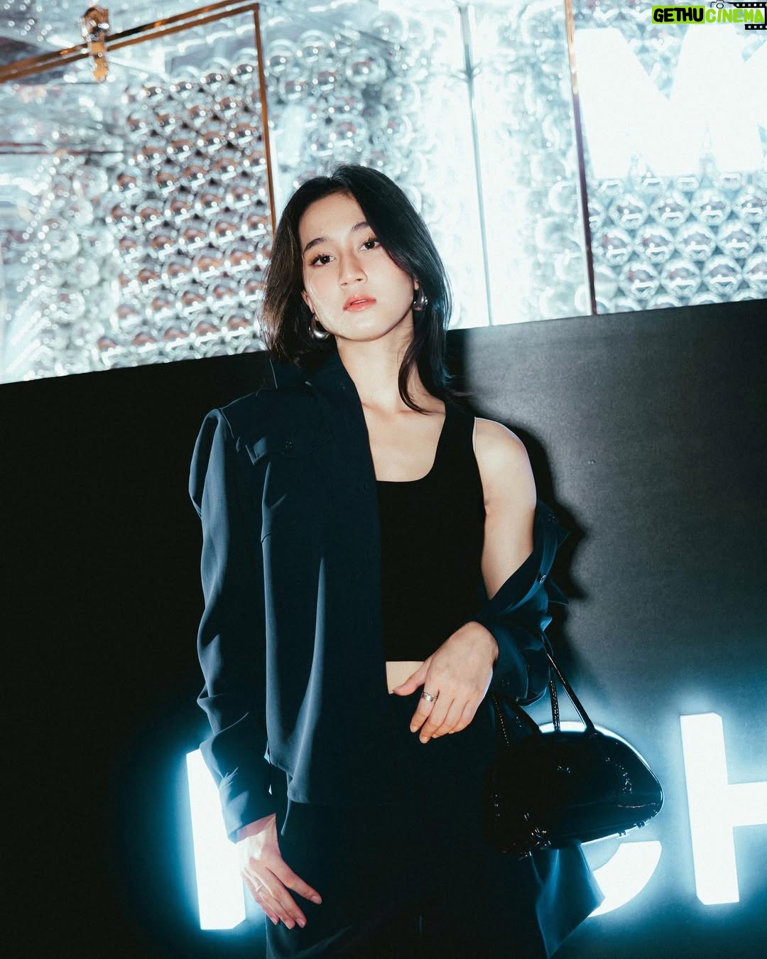 Keisya Levronka - 114.6K Likes - light up the holidays with @michaelkors
#mkpartner #MKHolidayID @valiram
šø @ditasubi