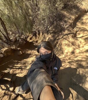 Keisya Levronka Instagram - HAAAAPPY another achievement unlooocked! 
sejak mini pgn bgt naik gunung, akhirnya berangkat dgn kesusu dan modal nekat. kerja, kerja, nongkrong, lalu mendaaki 9 10 jam tracking tp hepi sekalii 
id do it 1000x lagi 

⛺️ & pritilan @ciliwungcamp.rent selalu