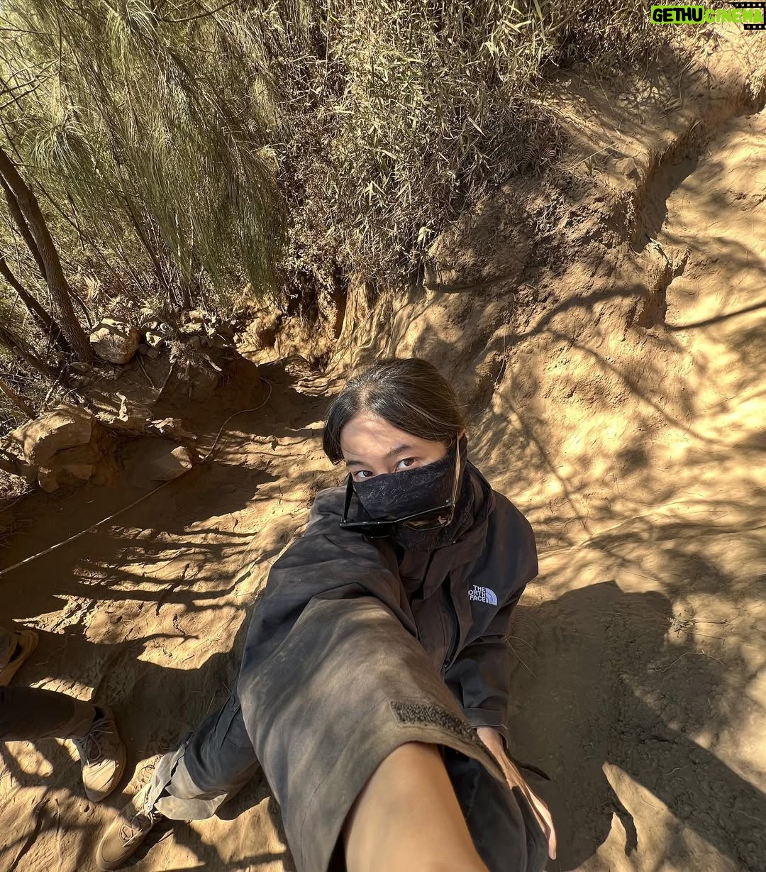 Keisya Levronka - 435.9K Likes - HAAAAPPY another achievement unlooocked!
sejak mini pgn bgt naik gunung, akhirnya berangkat dgn kesusu dan modal nekat. kerja, kerja, nongkrong, lalu mendaaki 9 10 jam tracking tp hepi sekalii
id do it 1000x lagi
āŗļø & pritilan @ciliwungcamp.rent selalu