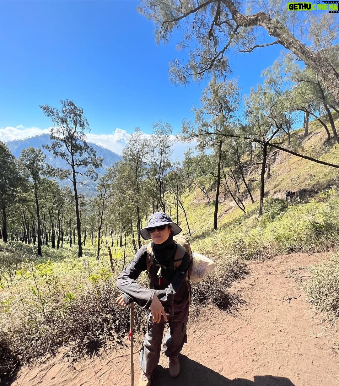 Keisya Levronka - 435.9K Likes - HAAAAPPY another achievement unlooocked!
sejak mini pgn bgt naik gunung, akhirnya berangkat dgn kesusu dan modal nekat. kerja, kerja, nongkrong, lalu mendaaki 9 10 jam tracking tp hepi sekalii
id do it 1000x lagi
āŗļø & pritilan @ciliwungcamp.rent selalu