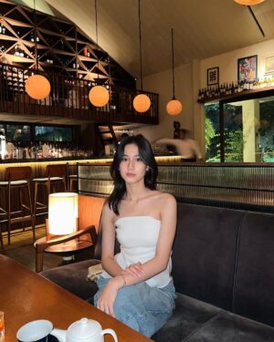 Keisya Levronka Instagram - rambut panjwaang💅