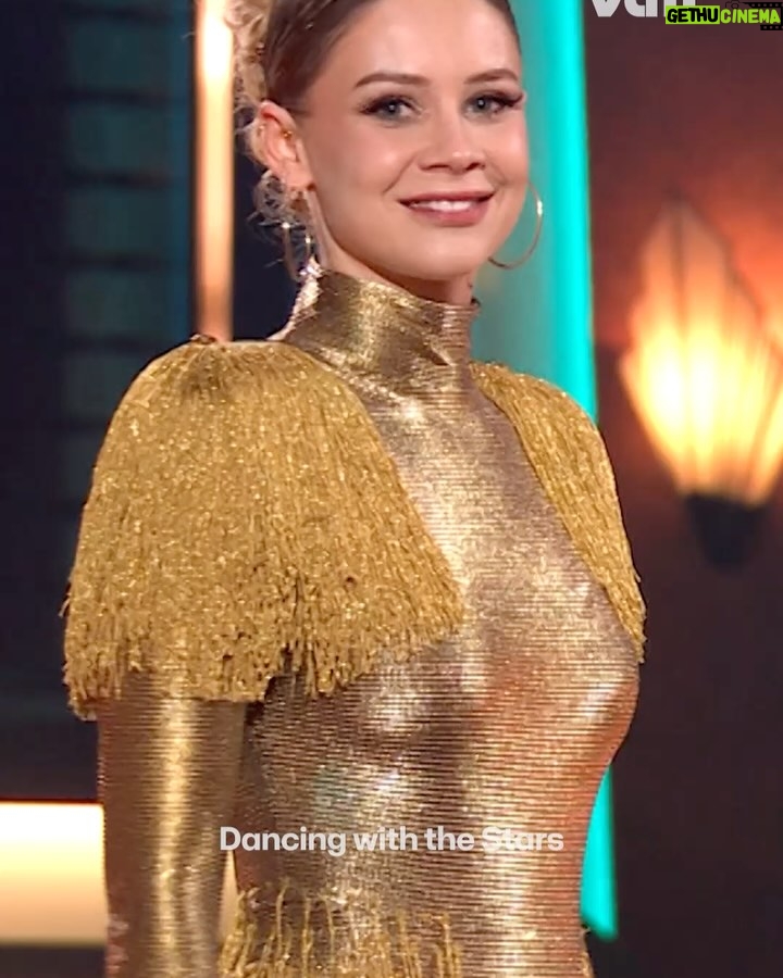 Kelly Pfaff - 25.1K Likes - DWTS Show 1 & 2 Shania en Jesse 😉 you are doing great sweetie 📸🤳🏻#TeamJeSha #proudmama