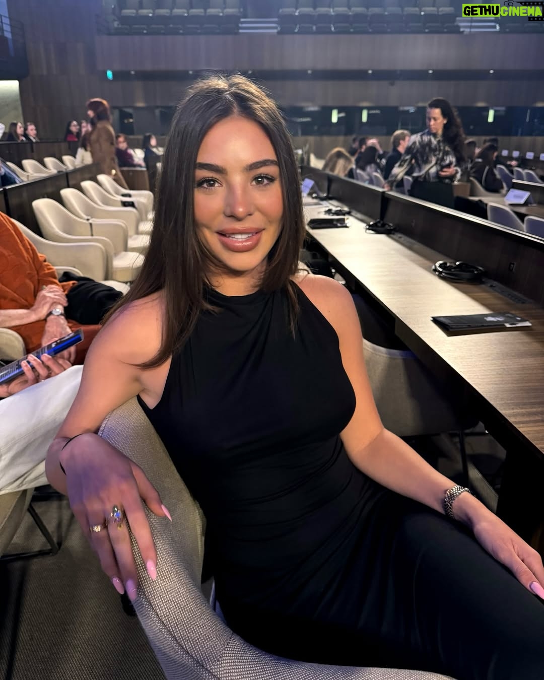 Kellyn Sun - 14.1K Likes - An unforgettable experience with the National Orchestra of Uzbekistan, « The Sands of Time » at the UNESCO headquarter in Paris . Powerful, emotional and captivating, every note told a story that resonated deeply. 🌟 @unesco @beriniglesias_events
#MusicThatmoves#ThesandsOfTime#uzbekistanorchestra#unesco#paris