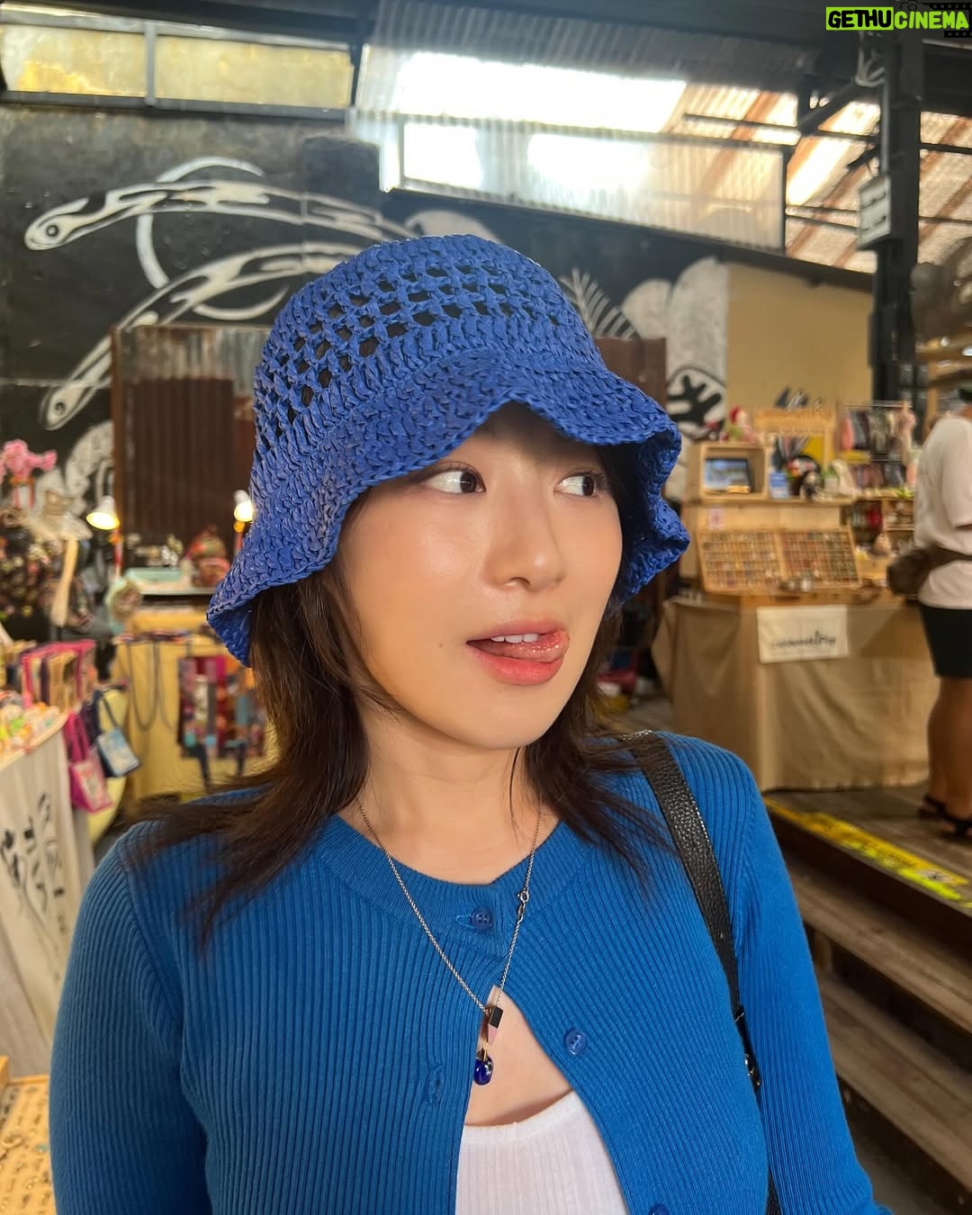 Kendra Sow - 4.4K Likes - Not all blues are blue 💙🩵🤍