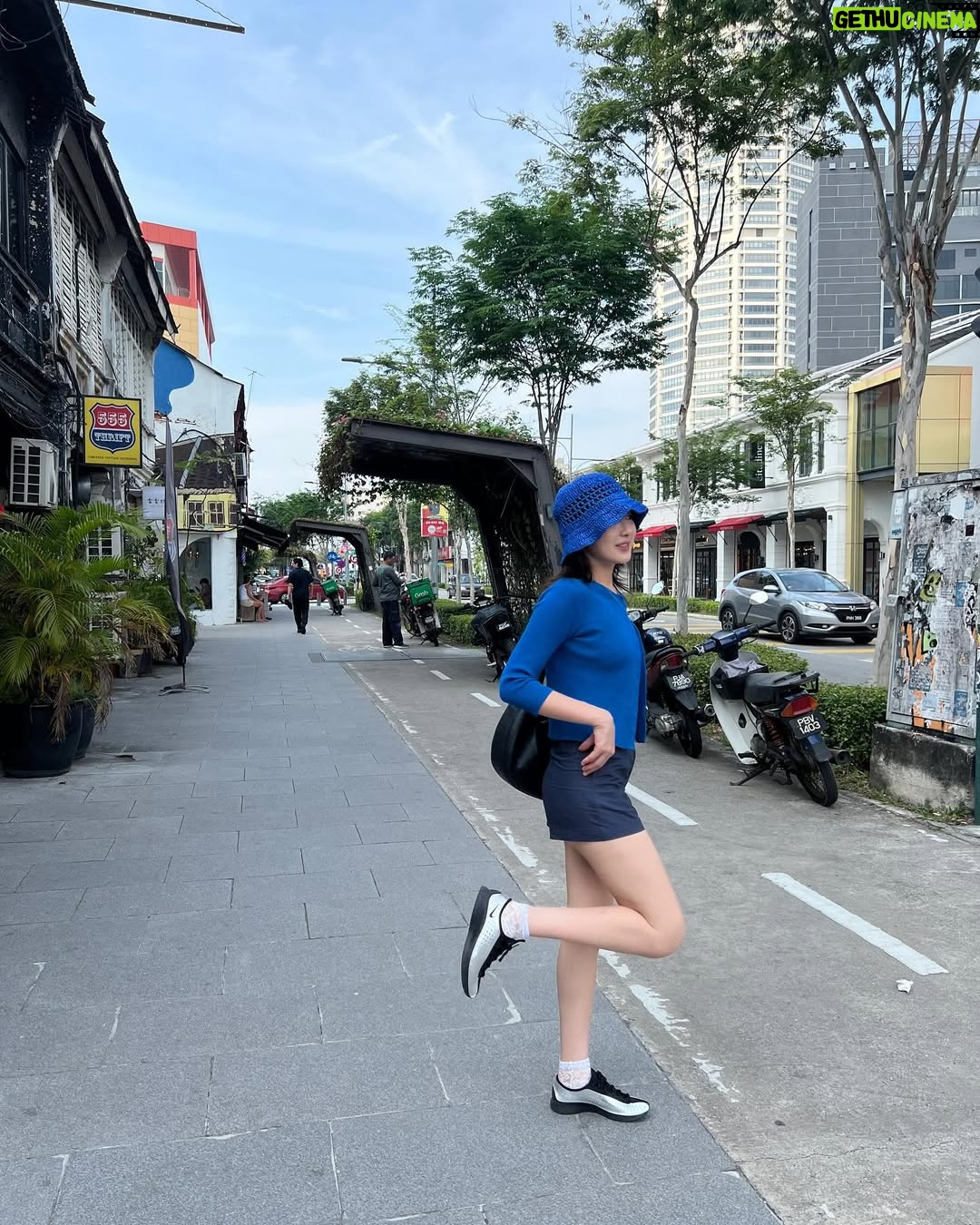 Kendra Sow - 4.4K Likes - Not all blues are blue 💙🩵🤍