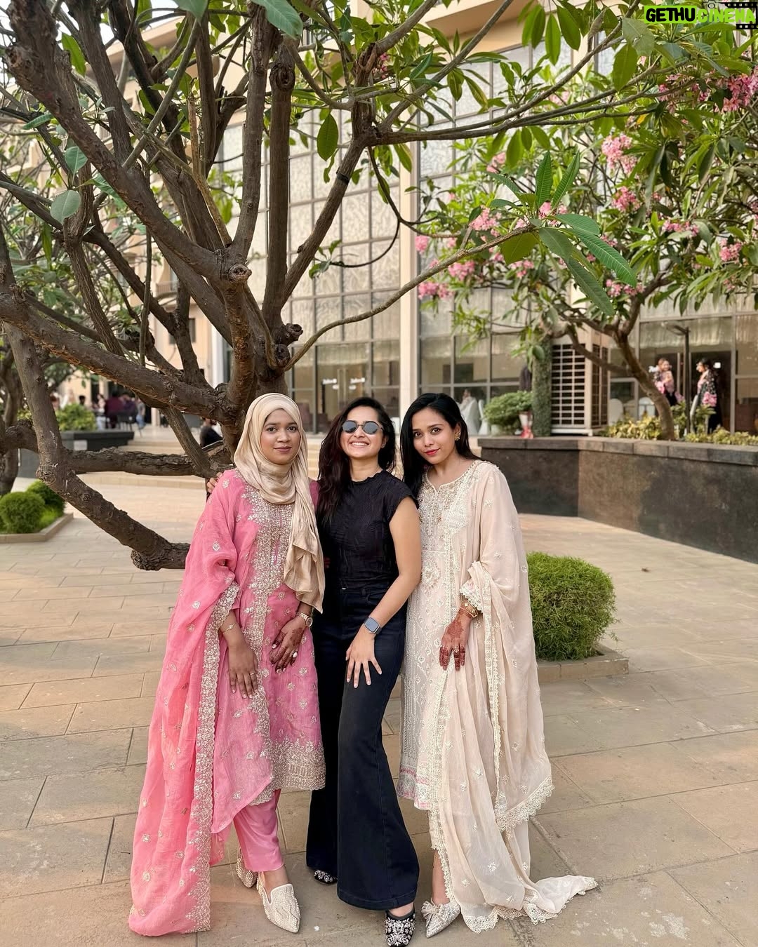 Keya Akter Payel - 39.7K Likes - It’s a beautiful sunny day 💗