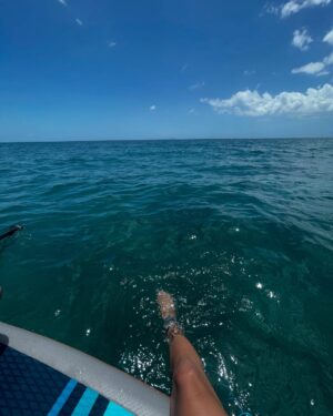 Kiara Liz Instagram - Rincón es Magia ✨

Es el lugar de escape de muchos y un paraíso para los que viven allí. Un paraíso que respetan, que protegen y conservan. De verdad, mi admiración para todos los que han estado protestando. Ustedes tienen la razón, solo un ciego no lo ve. Hacer una construcción sin respetar la zona marítimo terrestre es una pérdida de dinero. Su tiempo de vida probablemente será menos de 5 años (solo basta mirar las condiciones en las que están todos los otros paseos que se construyen en la costa). Millones de dólares botados a la basura. Aquí está demostrado que nuestros líderes no quieren a PR, no valoran sus recursos naturales y todo es un negocio y un ego desmedido. Triste por demás
