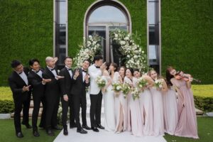 Kiki Lin Instagram - 關於陳曾美滿盛大的婚禮part1.
我的雙胞胎曾小姐除了傳來一張說我們真的好像之外
第二張就是我的鬼臉大特寫
還說他笑出聲¯\_(ツ)_/¯？

還好除了這張以外我們有好多好多好多可愛的照片😆♥️
幸福美滿💝💝💝