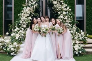 Kiki Lin Instagram - 關於陳曾美滿盛大的婚禮part1.
我的雙胞胎曾小姐除了傳來一張說我們真的好像之外
第二張就是我的鬼臉大特寫
還說他笑出聲¯\_(ツ)_/¯？

還好除了這張以外我們有好多好多好多可愛的照片😆♥️
幸福美滿💝💝💝