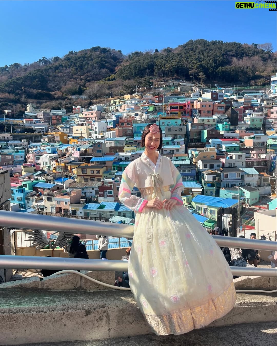 Kiko Mizuhara - 116.6K Likes - 祖先の故郷、釜山へ。
おばあちゃんと一緒に家族旅行🐙🇰🇷
初めての釜山!祖先の事をたくさん考えた🚶💭
家族で来られて良かった。また帰ってくる!🫶🏻
✴︎
Visiting my ancestral hometown, Busan, with my grandma on a family trip❤️ It's my first time in Busan, and I've been reflecting a lot on my ancestors. I'm so grateful to be here with my family. Can't wait to come back again!