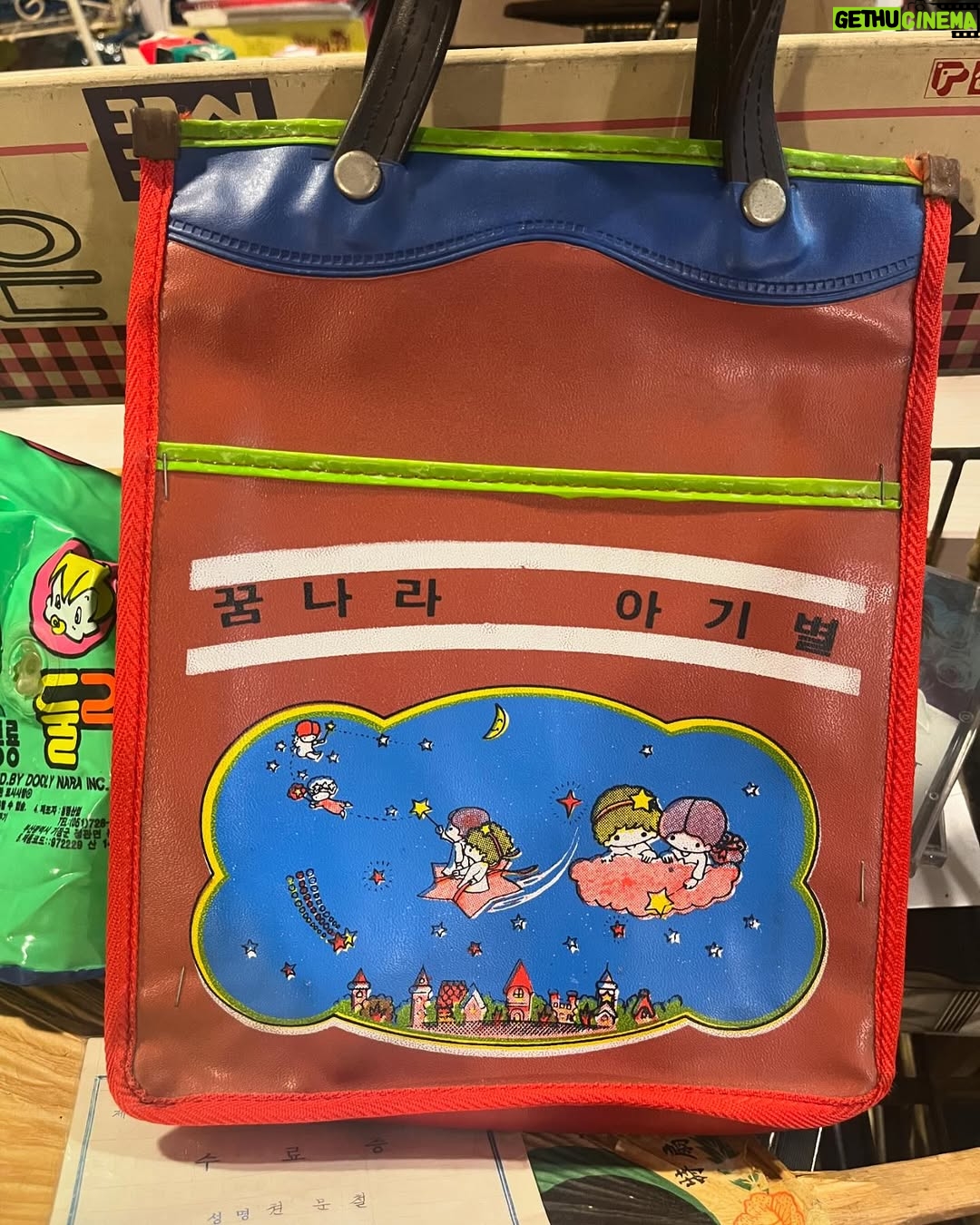 Kiko Mizuhara - 116.6K Likes - 祖先の故郷、釜山へ。
おばあちゃんと一緒に家族旅行🐙🇰🇷
初めての釜山!祖先の事をたくさん考えた🚶💭
家族で来られて良かった。また帰ってくる!🫶🏻
✴︎
Visiting my ancestral hometown, Busan, with my grandma on a family trip❤️ It's my first time in Busan, and I've been reflecting a lot on my ancestors. I'm so grateful to be here with my family. Can't wait to come back again!