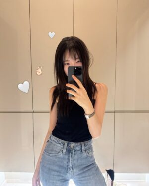 Kim Ah-young Instagram - 누가봐도 전신거울 사서 신난사람 ◟(^·̫ ^) = 기마영