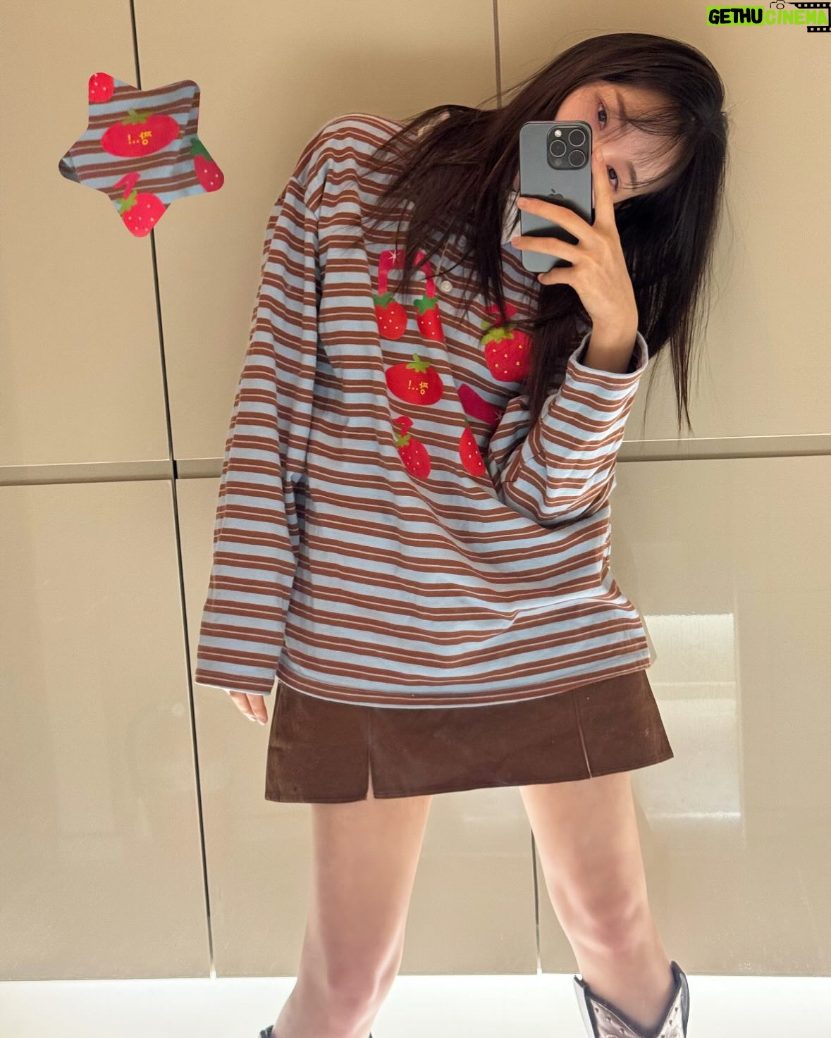 Kim Ah-young - 35K Likes - ėź°ė“ė ģ ģ ź±°ģø ģ¬ģ ģ ėģ¬ė ā(^Ā·Ģ« ^) = źø°ė§ģ