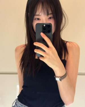 Kim Ah-young Instagram - 누가봐도 전신거울 사서 신난사람 ◟(^·̫ ^) = 기마영