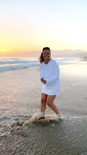 Kim Fields Instagram - Celebrating International Mermaid Day w/ my legs, letting my tail rest on its Day. 
☀️🧜‍♀️✨🌊 #innermermaid 
#internationalmermaidday #merpeople  cc: @mertailor 😘