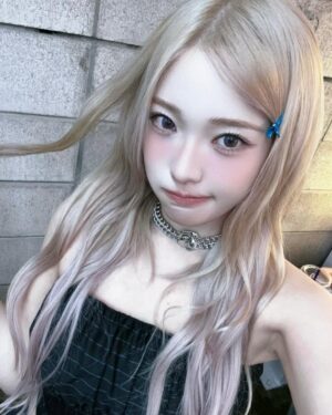 Kim Ha-ram Instagram - 🍭