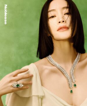 Kim Hye-soo Instagram - @fredjewelry @NoblesseKorea #FREDParis #FREDHighJewelry