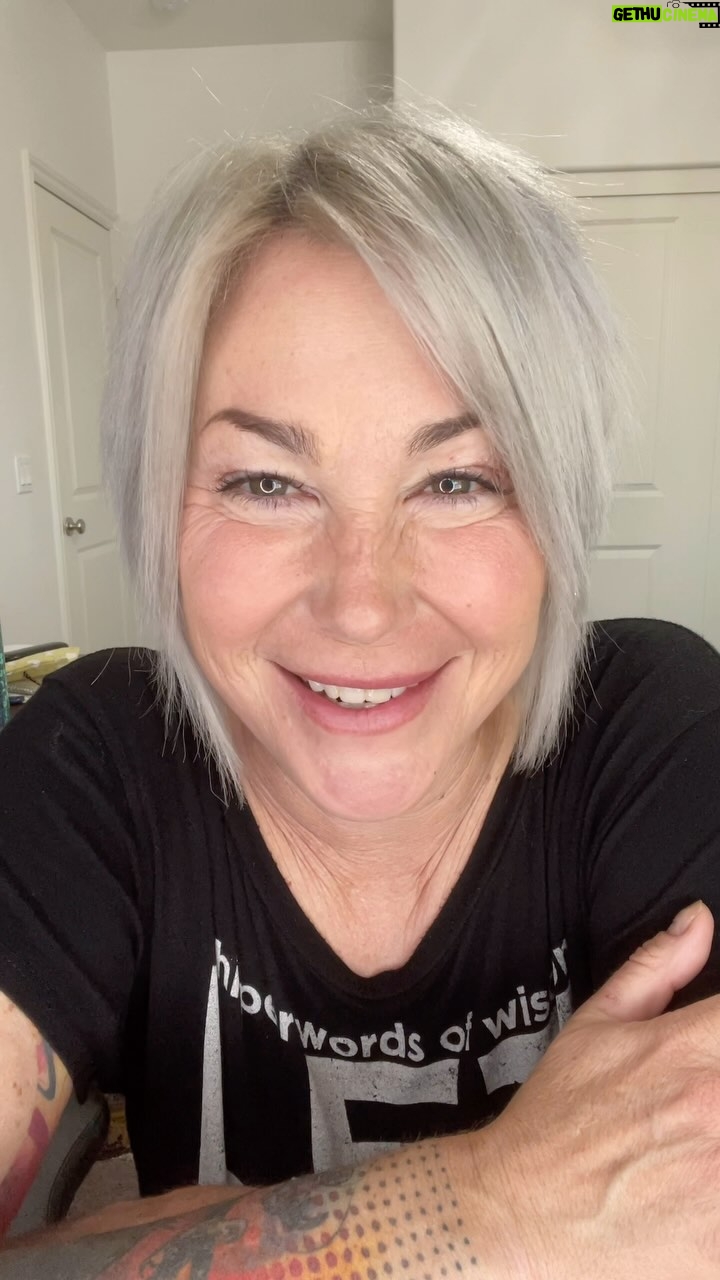 Kim Rhodes - 5.7K Likes - And if you DONT want a hug, that’s okay too! It’s whatever way feels best for you. @hsvexpo #spn #suitelife