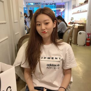 Kim Sae-ron Instagram - 둘째랑 데이트🙋🏻💜