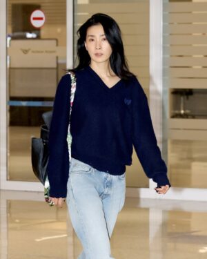 Kim Seo-hyung Instagram - @balenciaga 🛬